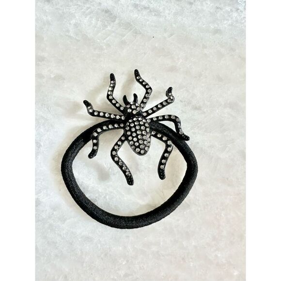 Adorable spider with rhinestone embellishment Halloween hair tie - Picture 2 of 2